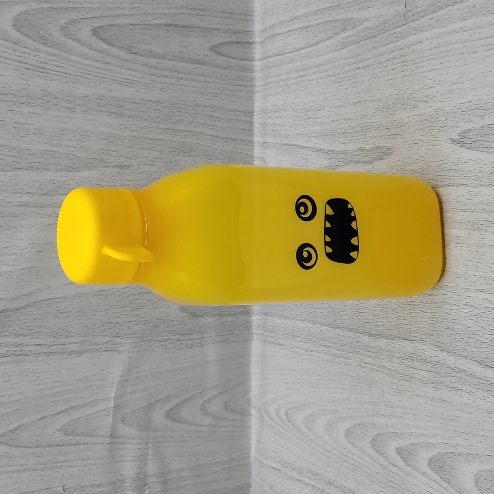 Tupperware Kids Monster water bottle